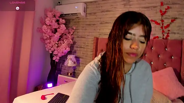 MoliBunny online show from April 2026 04:38:02 AM