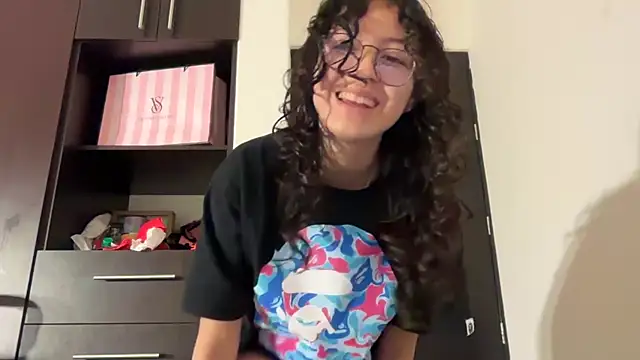 Alicatcua  online show from February 2026 02:56:02 AM