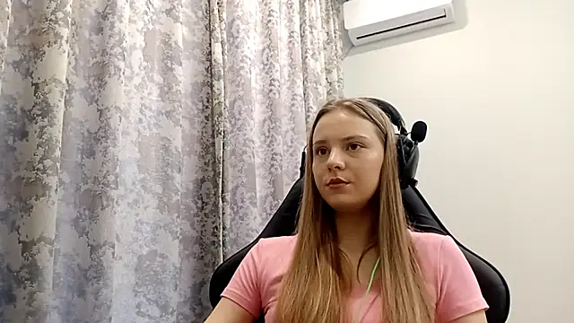 CrackShirker online show from December 2025 08:08:01 AM