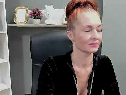 Soniakiss online show from December 2025 02:55:01 PM