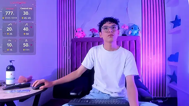 SthepanodiMonaco online show from December 2025 07:22:01 PM