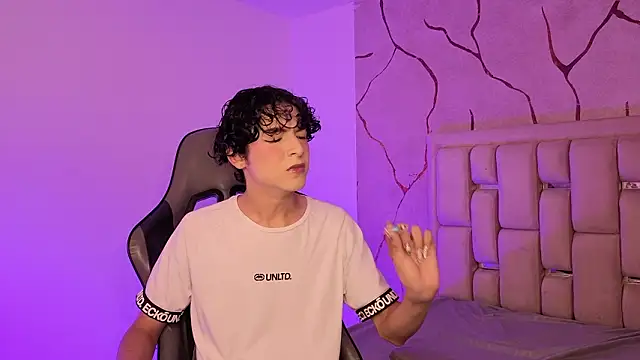 SthepanodiMonaco online show from February 2026 08:30:01 PM