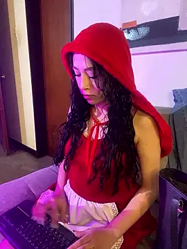 Snapshot of MiaScott_Pink chatting on January 2026 02:06:02 AM MiaScott Pink online show from January 2026 02:06:02 AM