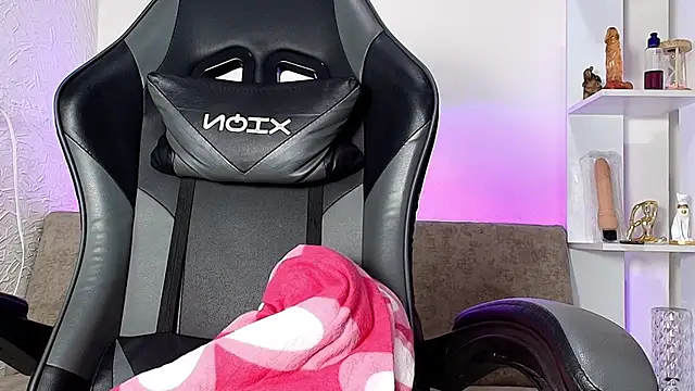 Snapshot of Nahomi_rous777 chatting on February 2026 02:55:02 PM Nahomi rous777 online show from February 2026 02:55:02 PM