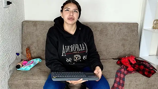 Snapshot of Nahomi_rous777 chatting on February 2026 06:16:01 PM Nahomi rous777 online show from February 2026 06:16:01 PM