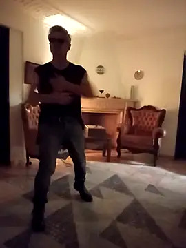 Snapshot of CasalGarcia69 chatting on November 2025 04:48:02 AM CasalGarcia69 online show from November 2025 04:48:02 AM