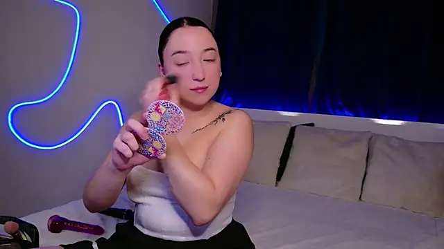 Snapshot of AVA_MAXX chatting on December 2025 05:45:02 AM AVA MAXX online show from December 2025 05:45:02 AM