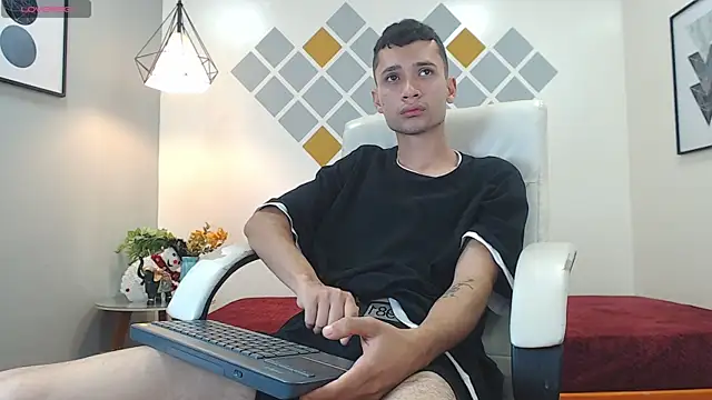 LucassSmith11 online show from January 2026 12:20:02 PM