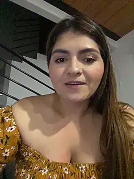 Snapshot of RosaliaVicky chatting on January 2026 02:47:02 AM RosaliaVicky online show from January 2026 02:47:02 AM