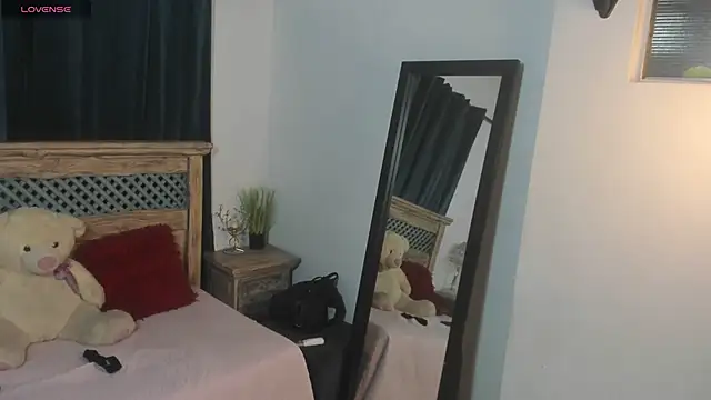 Snapshot of Amaia_Monroe chatting on June 2026 04:58:02 AM Amaia Monroe online show from June 2026 04:58:02 AM