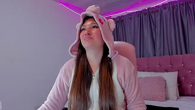 AngieG02  online show from December 2025 03:11:02 AM