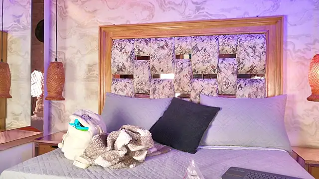 emily dempsey online show from March 2026 07:31:01 PM