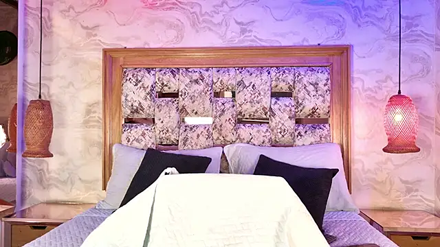 emily dempsey online show from April 2026 07:19:01 PM