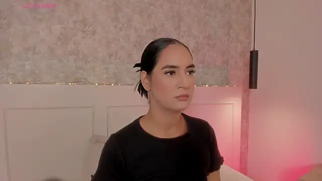 Emily luve online show from June 2026 11:36:01 AM