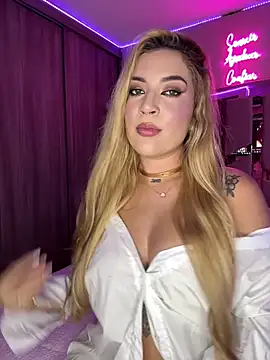 Snapshot of AlyonaWester_ chatting on February 2026 09:33:01 PM AlyonaWester online show from February 2026 09:33:01 PM