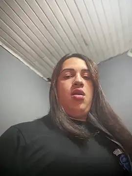larysinha online show from July 2026 04:44:01 PM