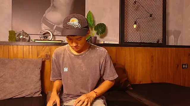 isaac grimm online show from April 2026 07:28:02 PM