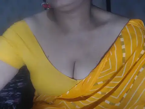 Snapshot of Hotronita123 chatting on December 2025 05:35:02 AM Hotronita123 online show from December 2025 05:35:02 AM