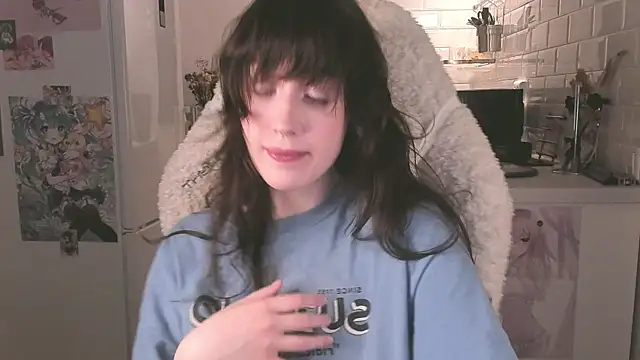 Snapshot of MePretty chatting on December 2024 09:29:02 PM MePretty online show from December 2024 09:29:02 PM