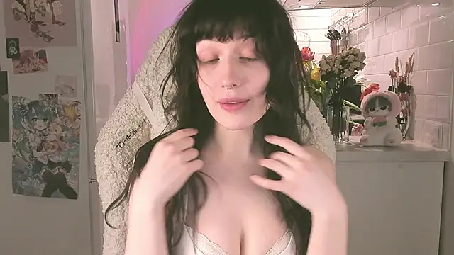 Snapshot of MePretty chatting on March 2025 09:29:02 PM MePretty online show from March 2025 09:29:02 PM