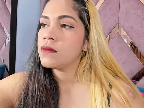 Snapshot of Faehlis__ chatting on December 2025 04:07:02 AM Faehlis online show from December 2025 04:07:02 AM