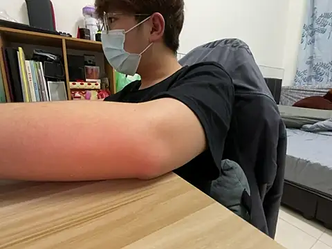 Snapshot of hiiiizzzz chatting on February 2026 03:42:02 PM hiiiizzzz online show from February 2026 03:42:02 PM