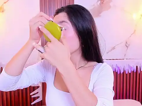 MiaLovely1 online show from December 2025 07:54:02 PM