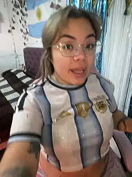 Snapshot of Lindalatina2001 chatting on July 2026 06:47:01 PM Lindalatina2001 online show from July 2026 06:47:01 PM
