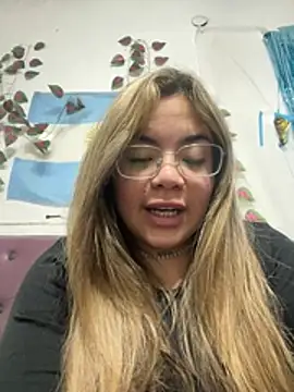 Snapshot of Lindalatina2001 chatting on July 2026 03:20:02 AM Lindalatina2001 online show from July 2026 03:20:02 AM