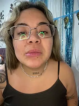 Snapshot of Lindalatina2001 chatting on July 2026 10:45:01 PM Lindalatina2001 online show from July 2026 10:45:01 PM