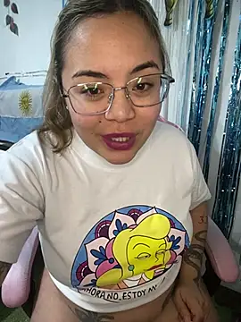 Snapshot of Lindalatina2001 chatting on July 2026 08:23:02 PM Lindalatina2001 online show from July 2026 08:23:02 PM