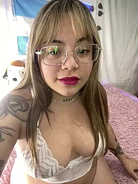 Snapshot of Lindalatina2001 chatting on July 2026 07:49:01 PM Lindalatina2001 online show from July 2026 07:49:01 PM