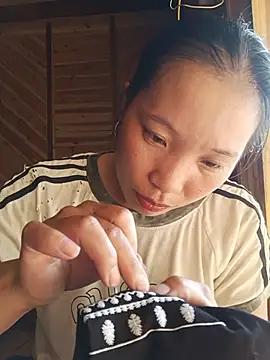 Snapshot of Evelyn-n chatting on July 2026 09:23:01 AM Evelyn-n online show from July 2026 09:23:01 AM
