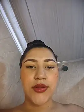 Julia-Blair online show from April 2026 04:37:01 PM