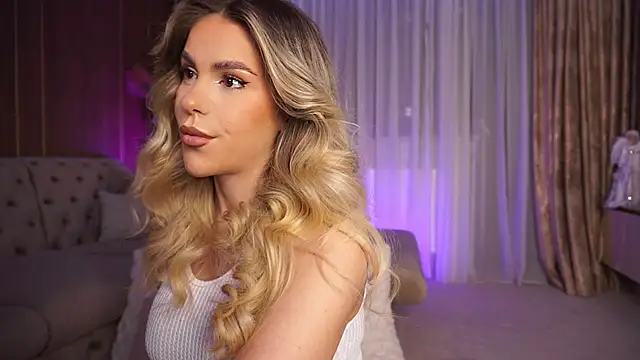 ChloeVelvetx online show from December 2025 10:07:02 PM