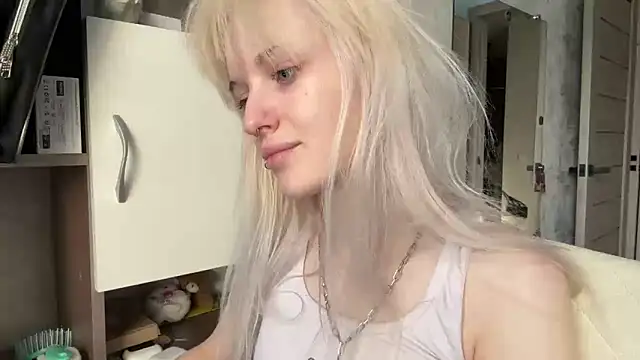 Snapshot of CelenFomes chatting on February 2026 06:08:01 AM CelenFomes online show from February 2026 06:08:01 AM