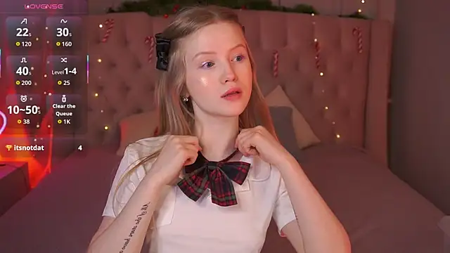 Snapshot of LilianHoward chatting on January 2026 12:21:01 PM LilianHoward online show from January 2026 12:21:01 PM