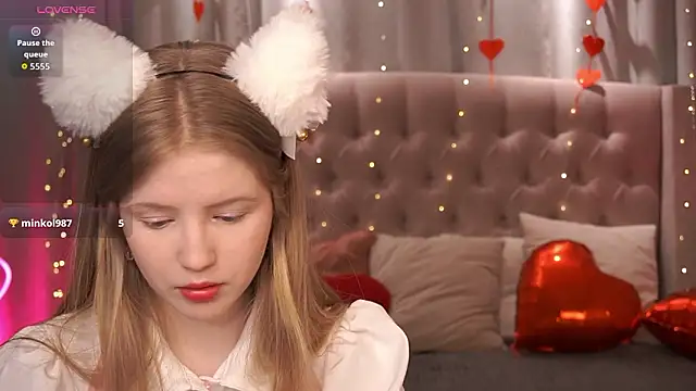 LilianHoward online show from February 2026 12:25:01 PM