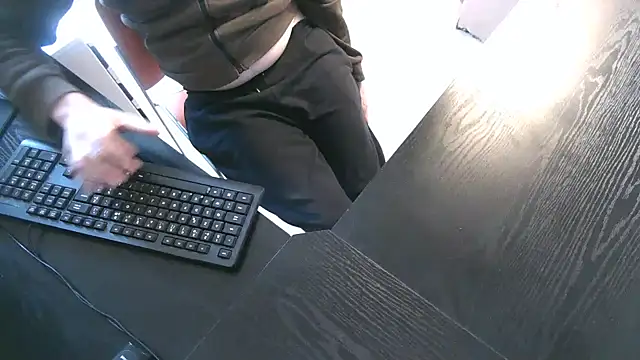 TRESBONNEBITE online show from December 2025 02:02:02 PM