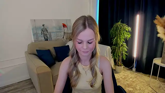 Snapshot of MidnighteAura chatting on June 2026 11:34:01 AM MidnighteAura online show from June 2026 11:34:01 AM