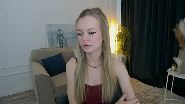 Snapshot of MidnighteAura chatting on July 2026 03:23:01 AM MidnighteAura online show from July 2026 03:23:01 AM