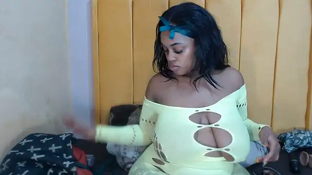 Snapshot of SexyHarleyBlack chatting on June 2026 01:37:01 PM SexyHarleyBlack online show from June 2026 01:37:01 PM