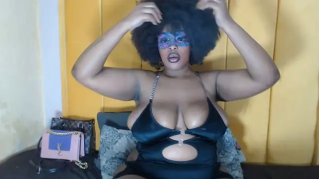 Snapshot of SexyHarleyBlack chatting on June 2026 03:53:01 PM SexyHarleyBlack online show from June 2026 03:53:01 PM