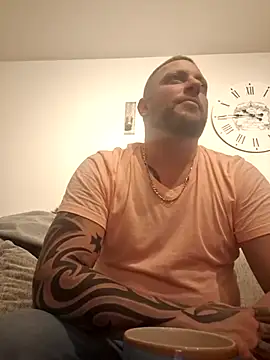 Snapshot of Chiemsee610 chatting on December 2025 03:54:01 PM Chiemsee610 online show from December 2025 03:54:01 PM