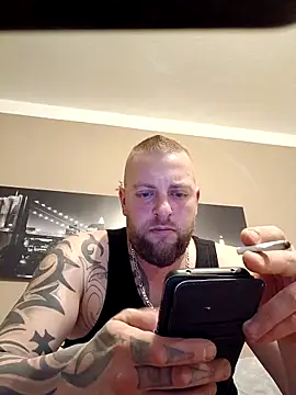 Snapshot of Chiemsee610 chatting on February 2026 11:17:01 PM Chiemsee610 online show from February 2026 11:17:01 PM