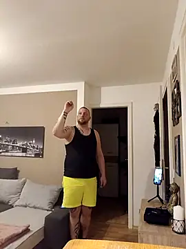 Snapshot of Chiemsee610 chatting on April 2026 08:31:01 PM Chiemsee610 online show from April 2026 08:31:01 PM