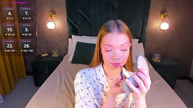 Snapshot of Tessa_Sunn chatting on January 2026 01:11:01 AM Tessa Sunn online show from January 2026 01:11:01 AM