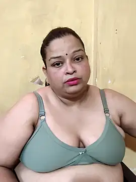 Snapshot of Sexey-Model21 chatting on April 2026 01:35:02 PM Sexey-Model21 online show from April 2026 01:35:02 PM