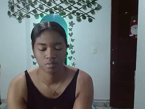 Andreaebony online show from December 2025 01:06:01 PM