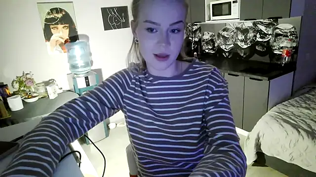 Snapshot of LunaPeony chatting on February 2026 06:17:02 PM LunaPeony online show from February 2026 06:17:02 PM